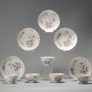 Antique Qianlong Period Chinese Porcelain Floral set of 5 Tea Bowls with Dish