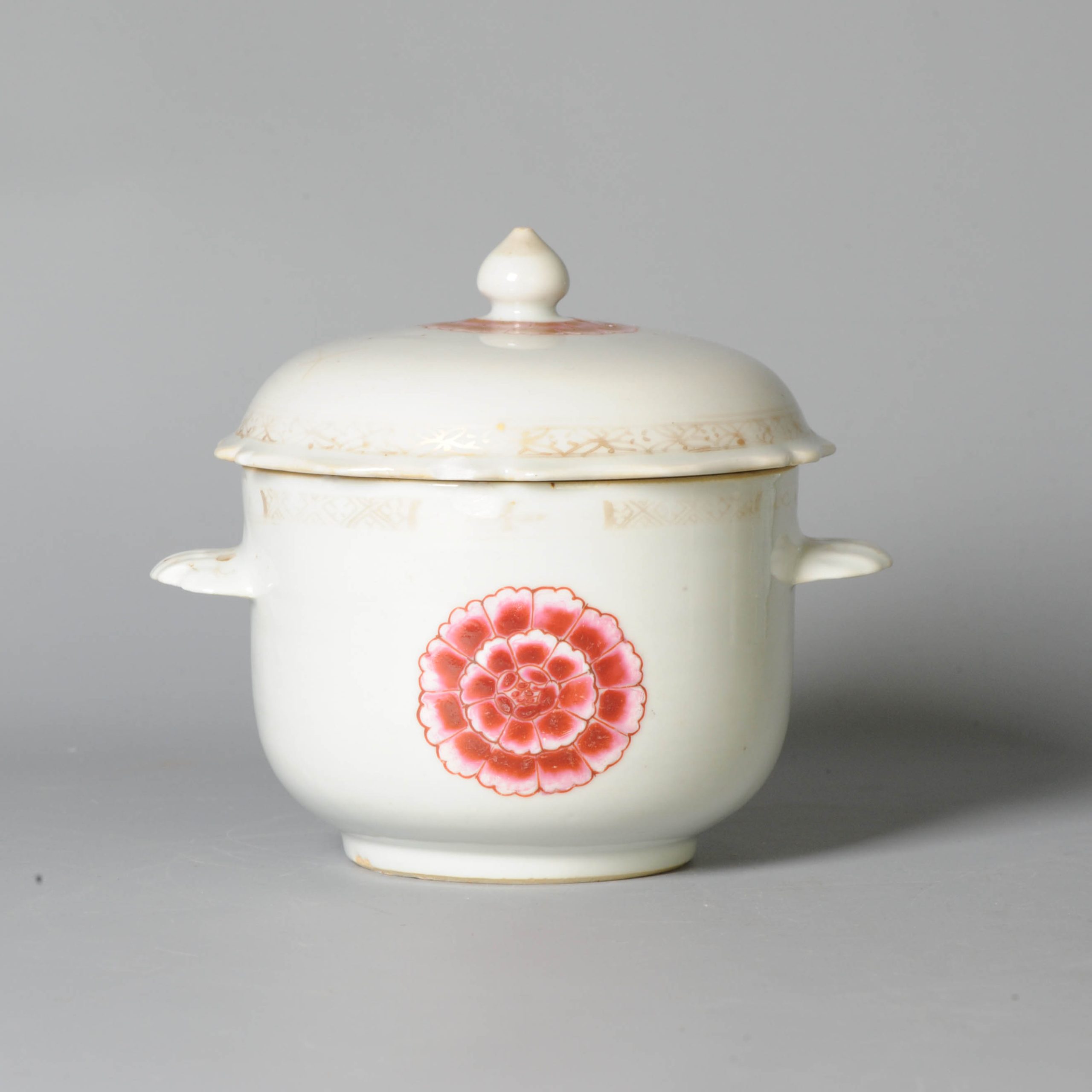 Antique Chinese porcelain Chrysanthemum Jar Porcelain Yongzheng/Qianlong SE Asian Market China