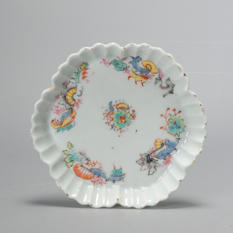 Antique 18th C Chinese Porcelain Pattipan with a fruit scene CHina Dish