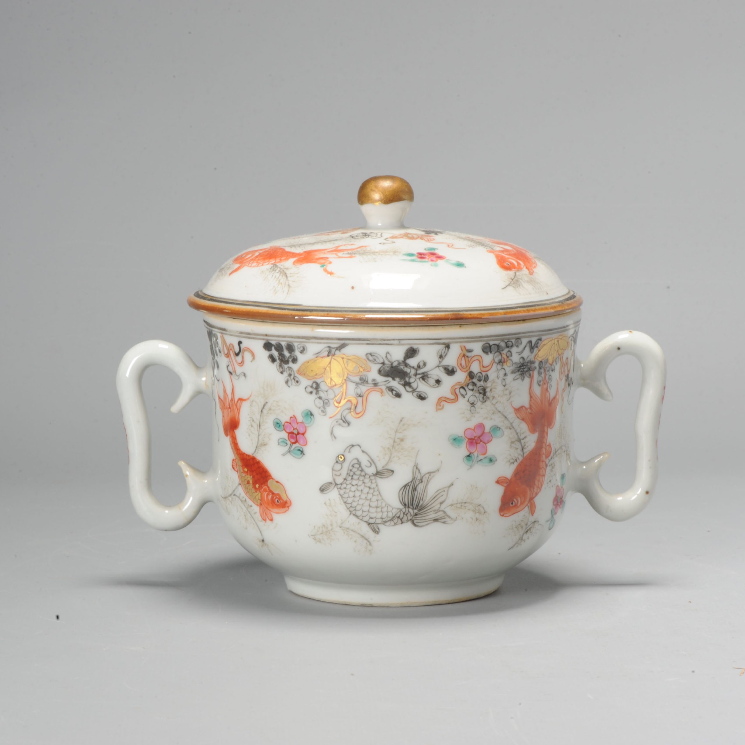 Antique Chinese porcelain Gold Fish Jar Porcelain Yongzheng/Qianlong China