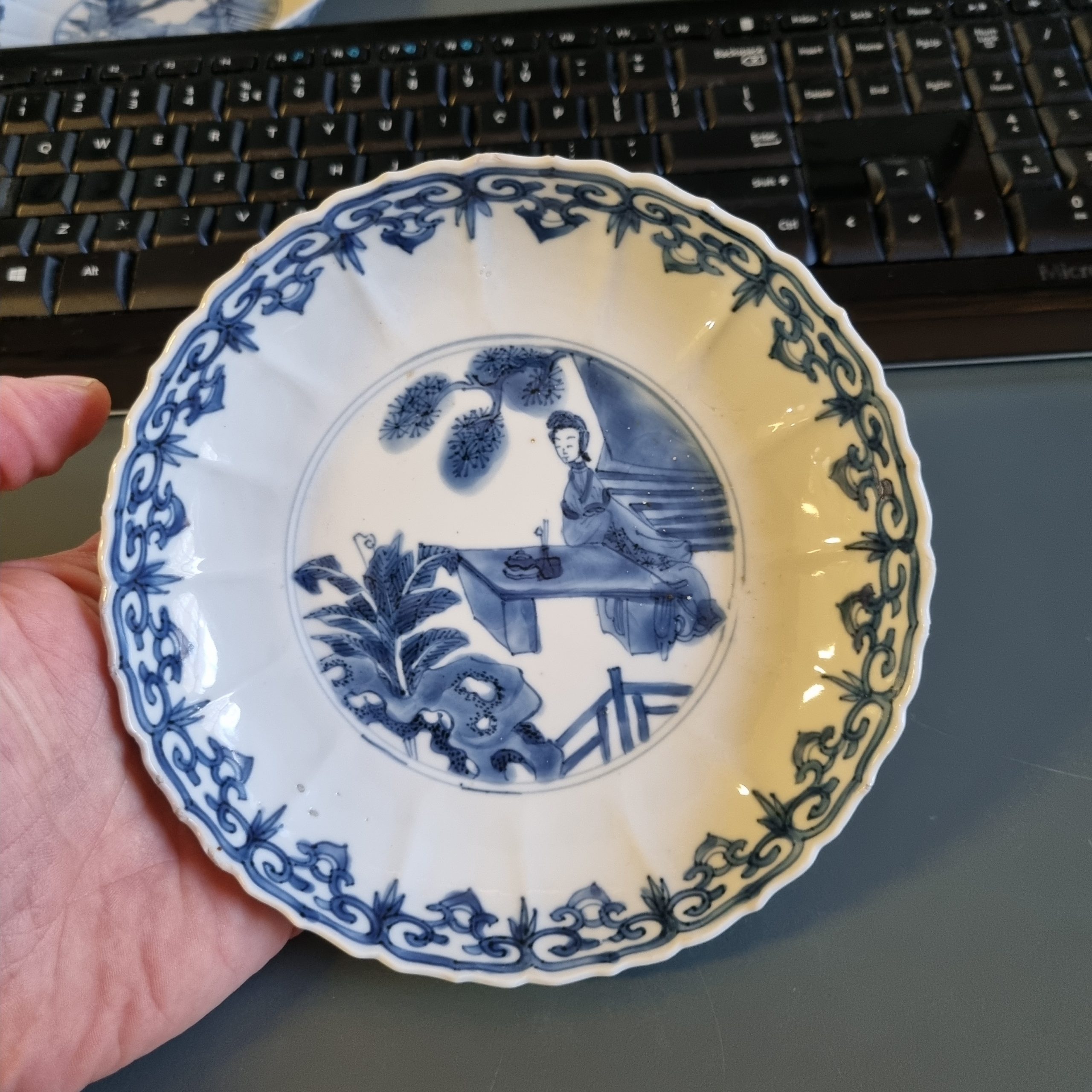 Kangxi Period 1662-1722 Chinese Porcelain Saucer Dish Elegant lady Marked