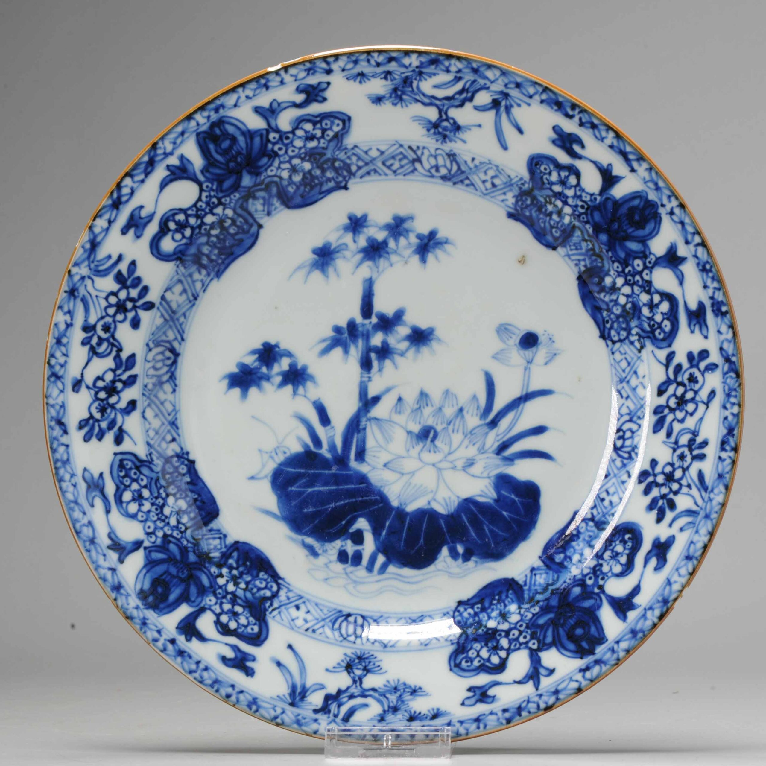 Antique high quality Chinese 18C Blue and white Garden Dish Plate Yongzheng