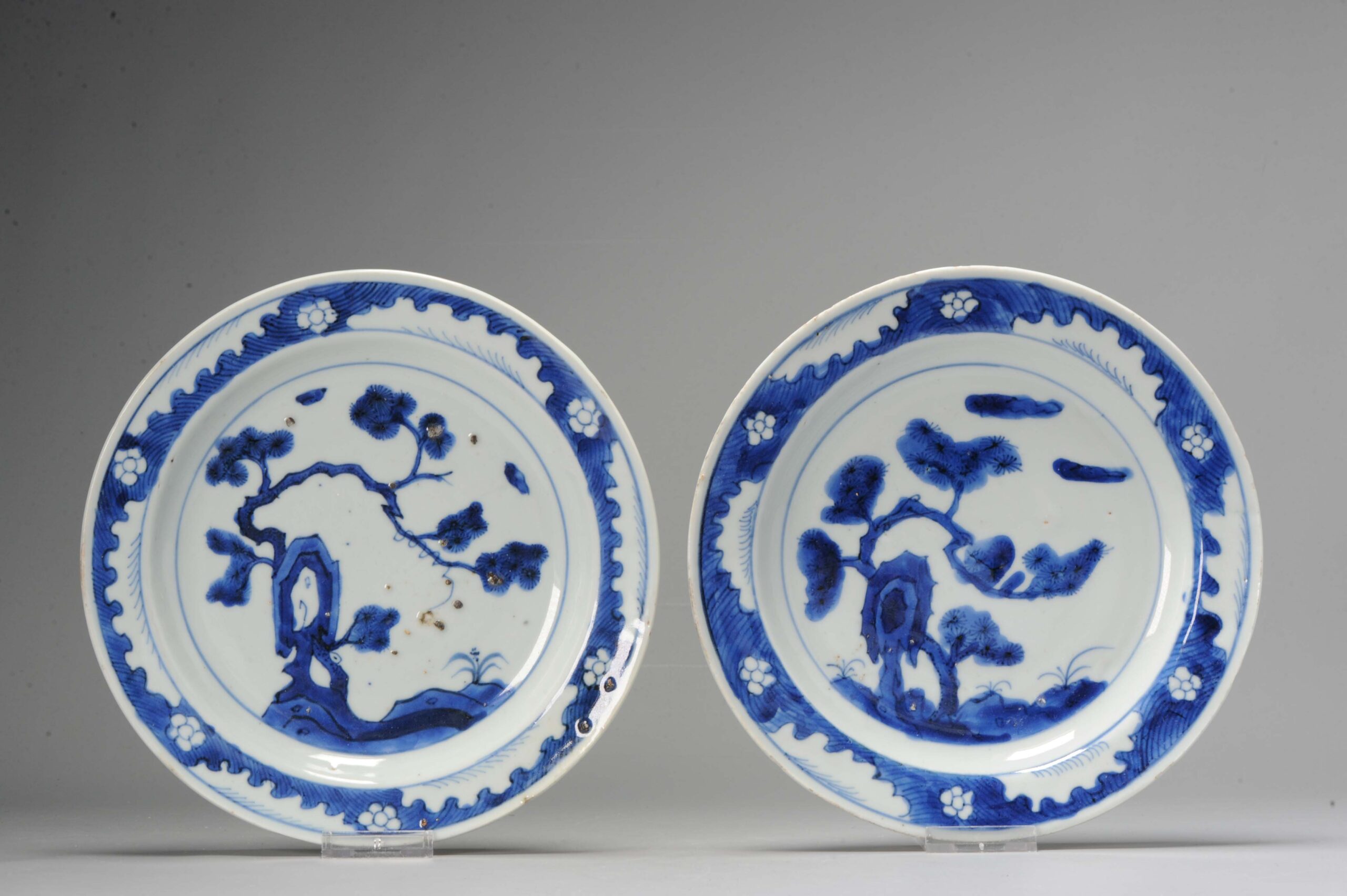 Pair Antique Kosometsuke Dishes Chinese porcelain 17C Ming Gnarled Pine Tree