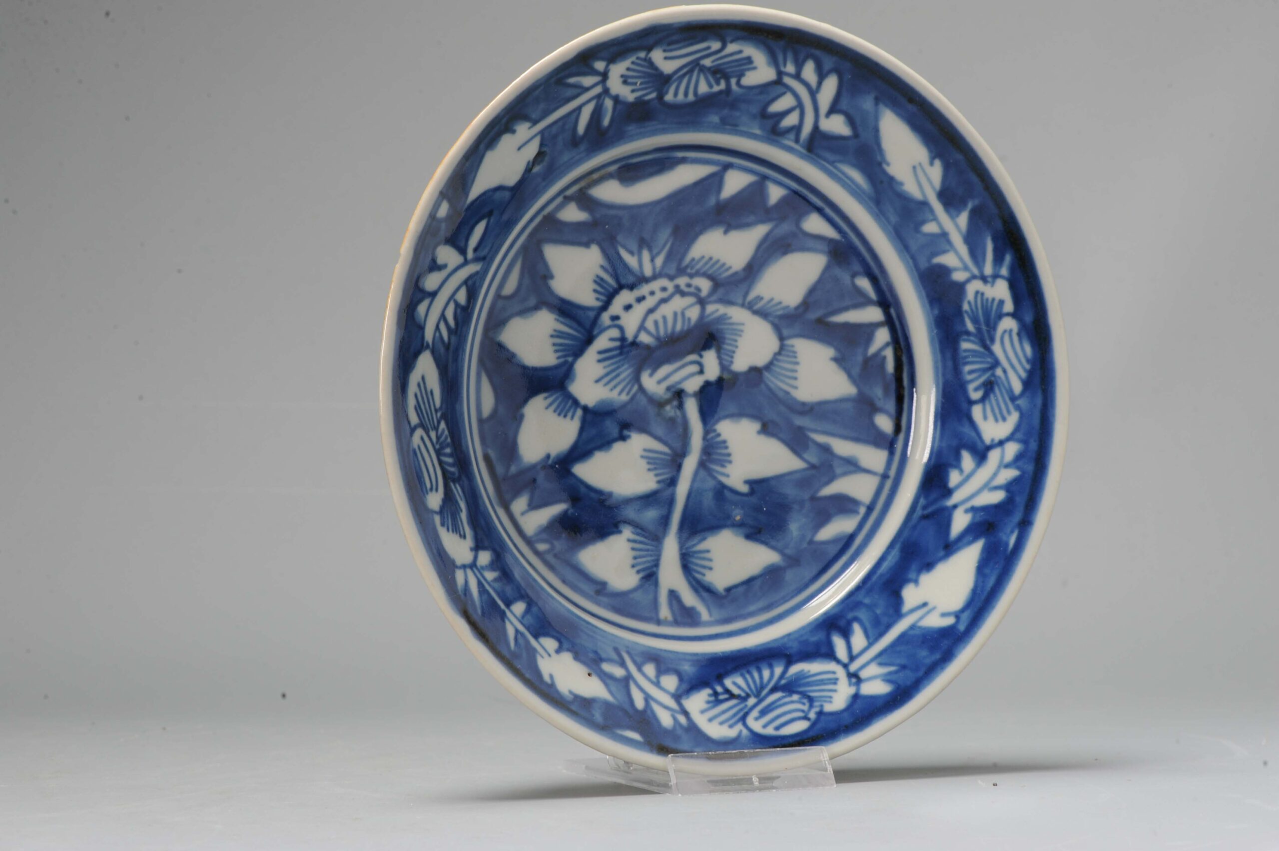 Unusual Ming Period Swatow Zhangzhou Dish with Reverse Decorated Flowers