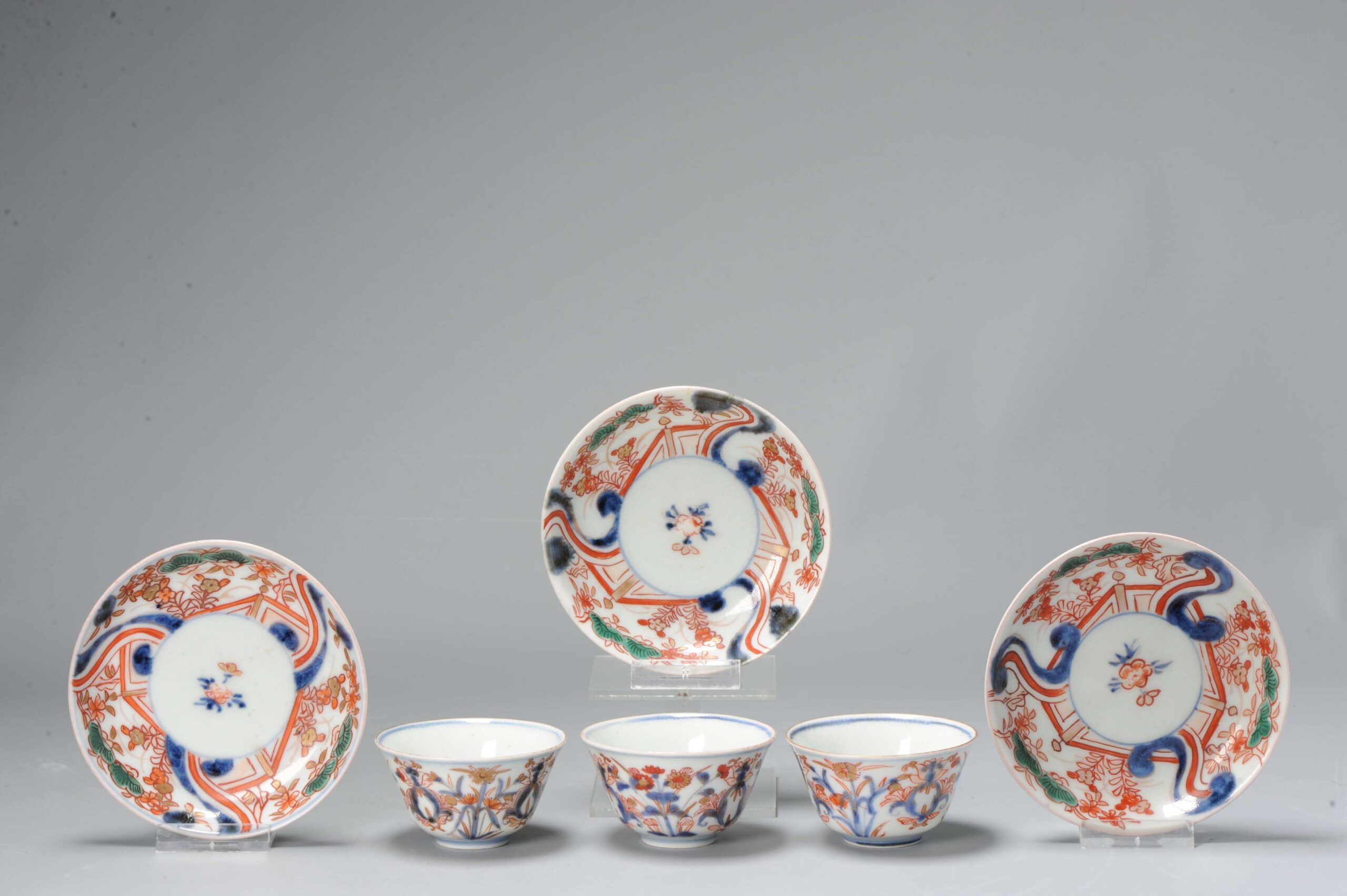 Set of 3 Japanese Edo period Gold Imari Porcelain tea bowl and saucer Japan