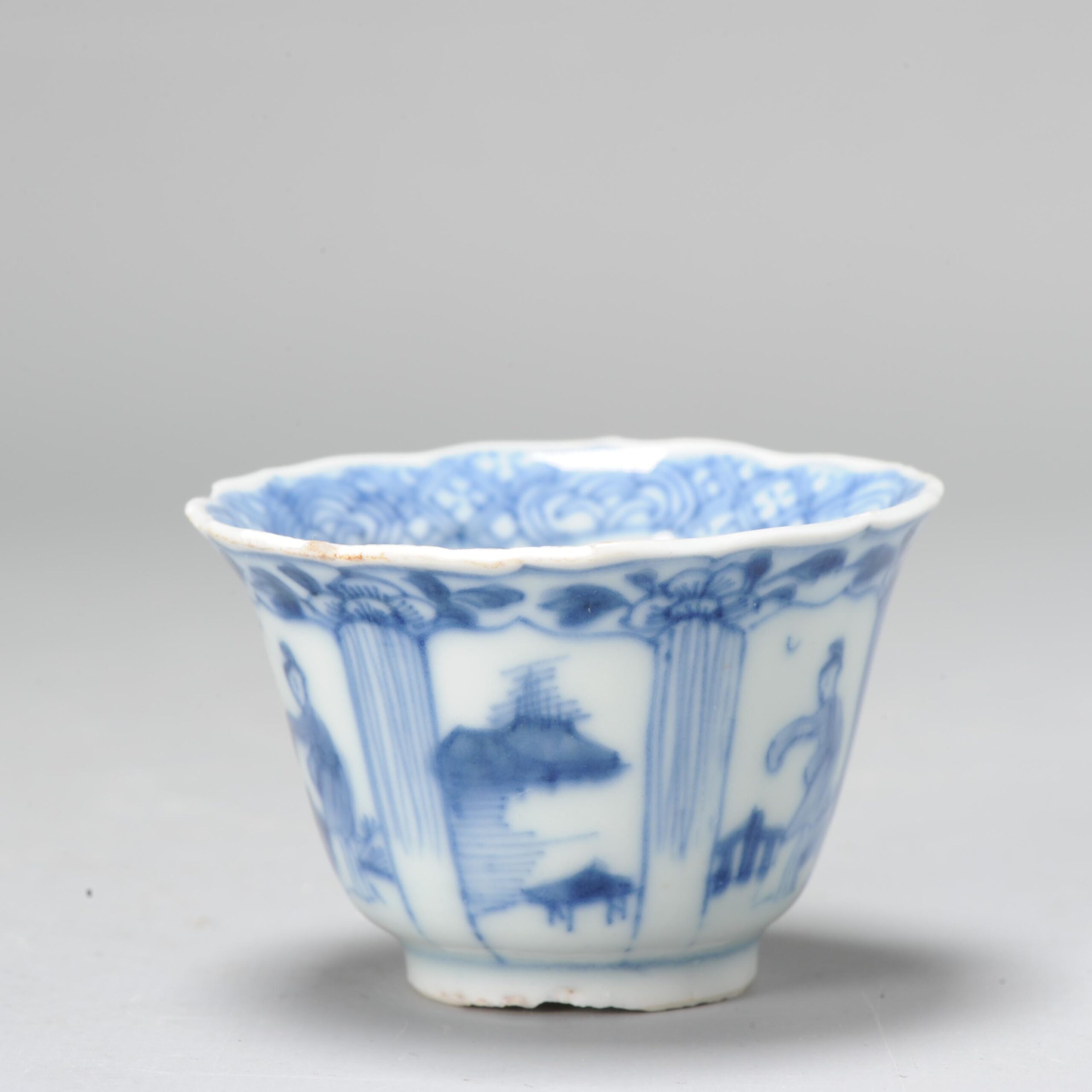 Antique Chinese Porcelain Kangxi period Tea Bowl Long Liza Blue and White