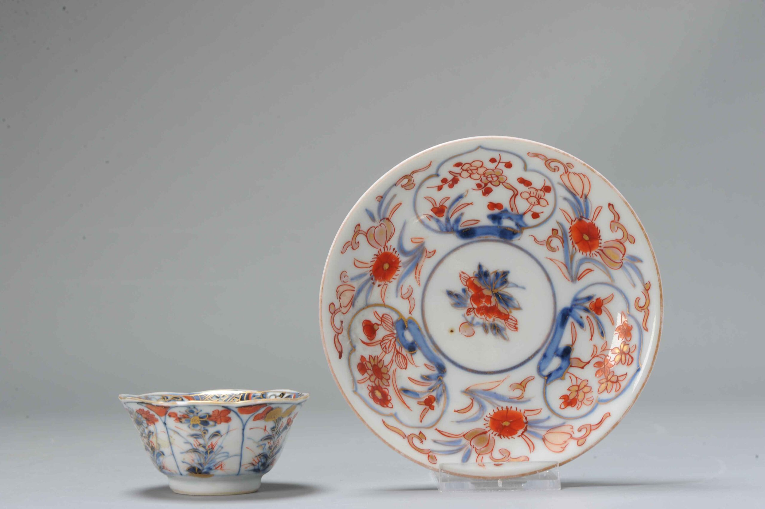 Antique Japanese/Chinese Porcelain Kangxi period Tea Bowl Floral Imari