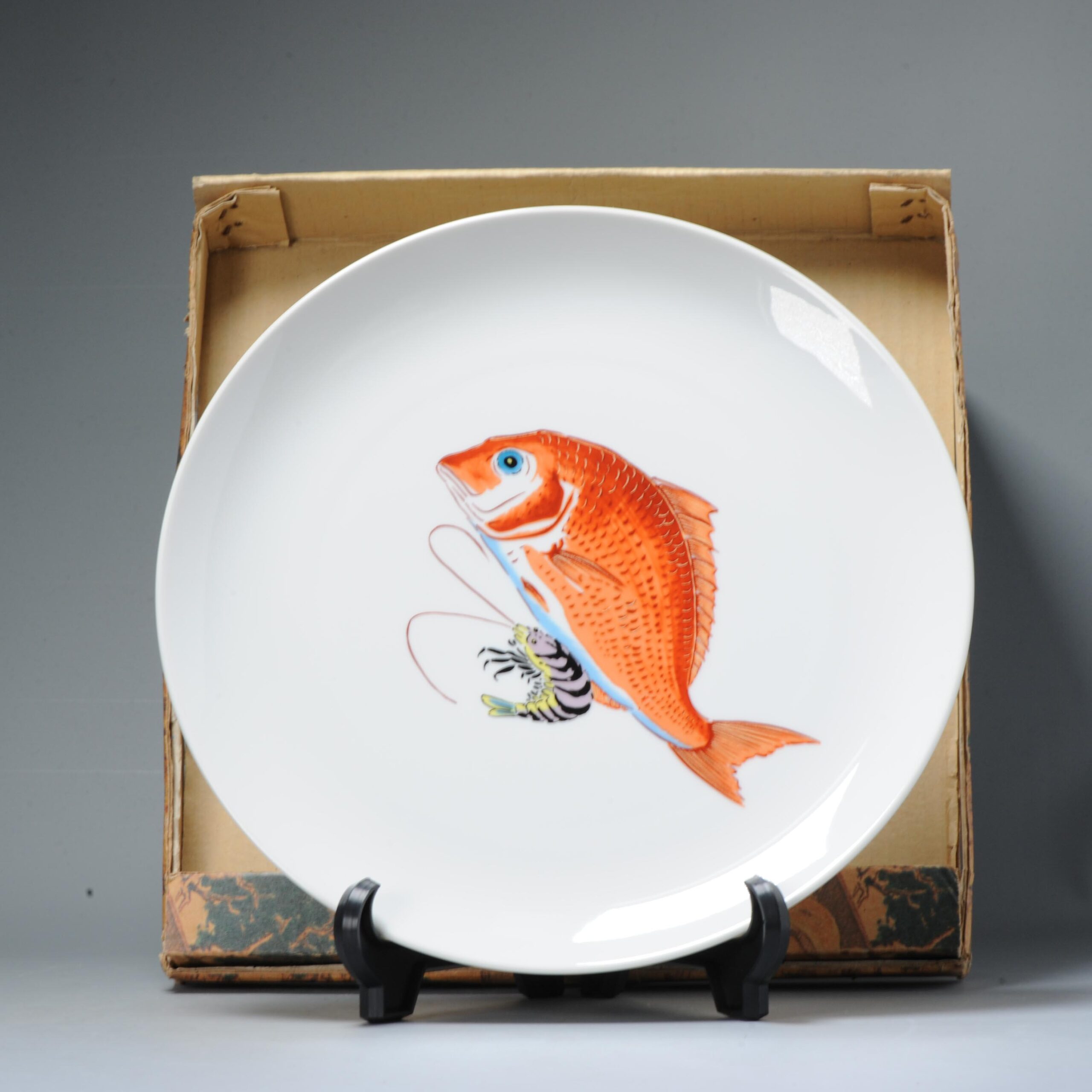 Art Japanese Porcelain plate with Fish and Shrimp. 20th C Showa Period
