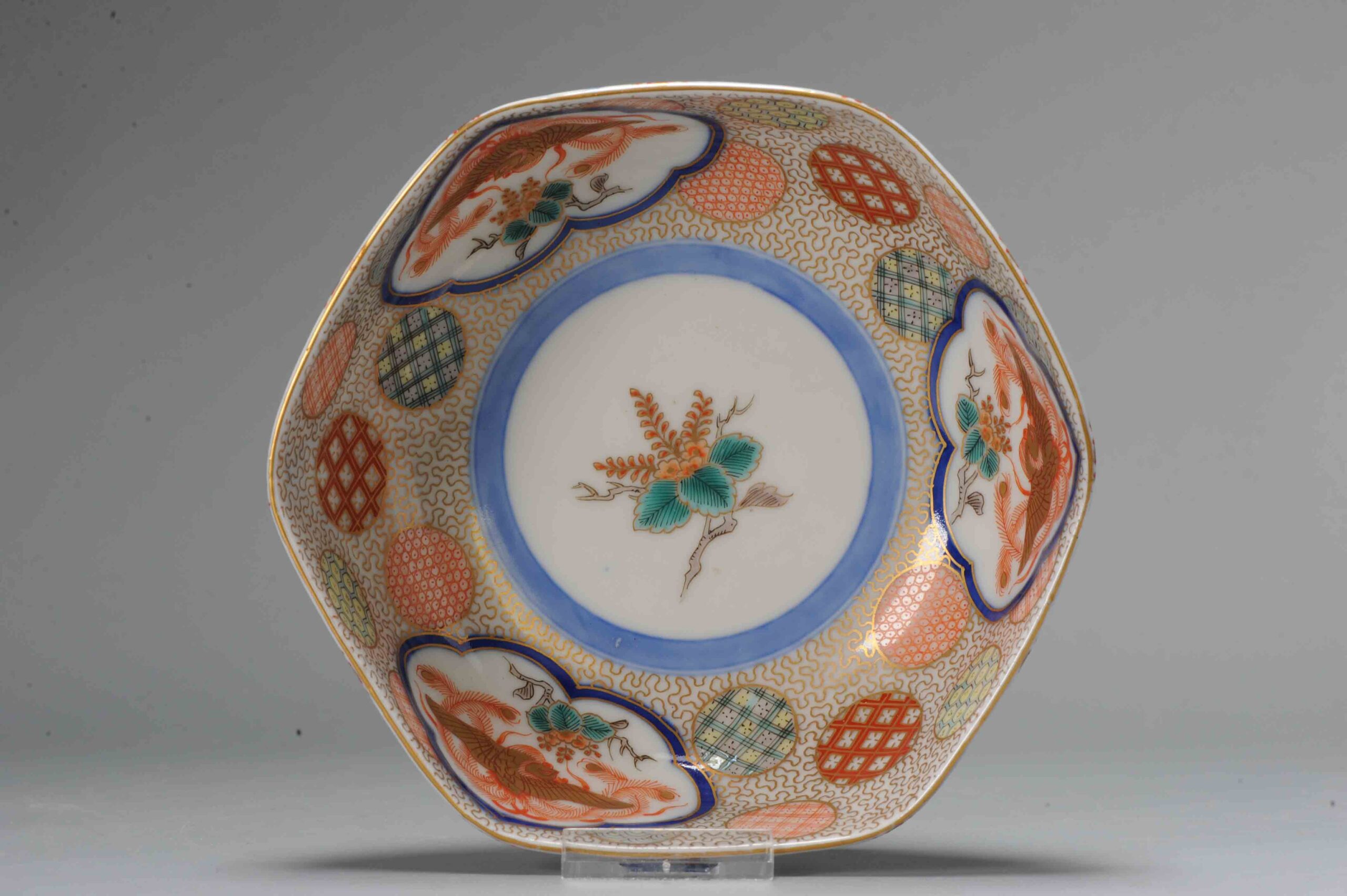 Antique Japanese Porcelain Meiji period  Bowl Floral Imari